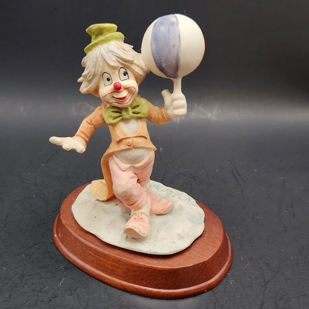 VTG Leonardo Collection Clown Spinning A Ball Figurine 5" X 4" On Wooden Base